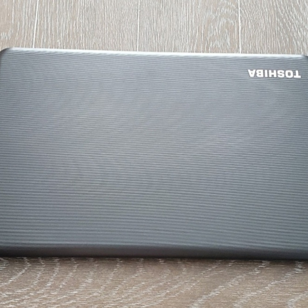 Windows 11 - Toshiba Satellite Series Laptop